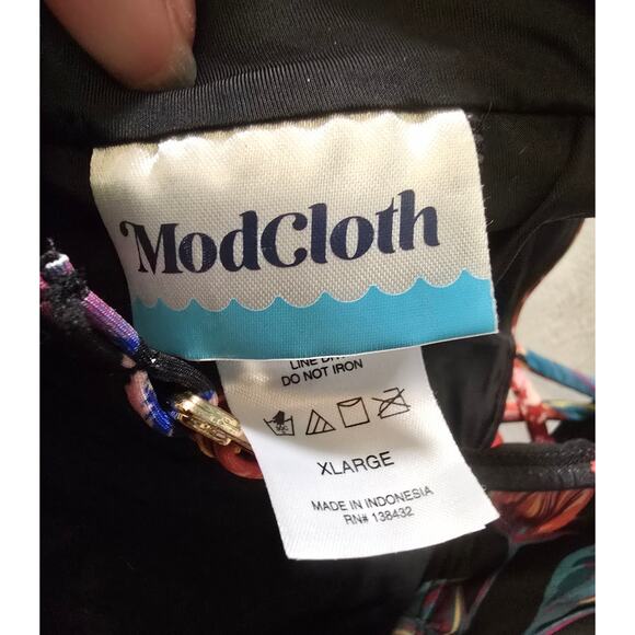 Modcloth floral one piece swimsuit deep v-neck open back XL - Picture 2 of 10